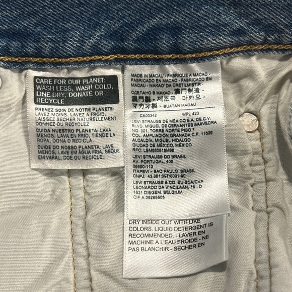 Levi’s premium 501 midrise denim distressed jean shorts size 32 NWT - Picture 8 of 9